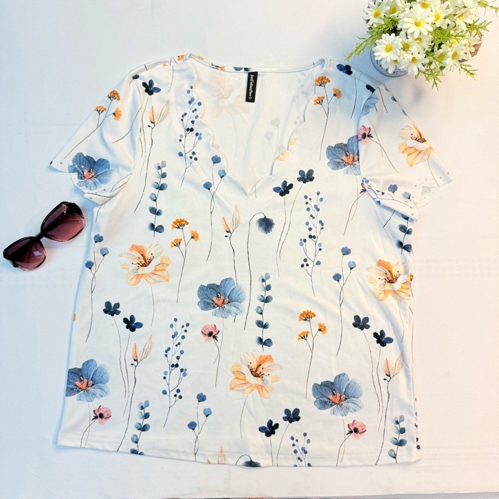 JustFashionNow White Floral Scalloped V-Neck Jersey Top Blue Orange Size L